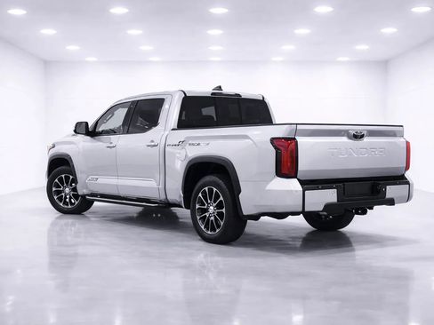 Used 2025 Toyota Tundra Platinum AWD/4WD image 3