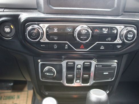 Used 2023 Jeep Gladiator Sport image 20