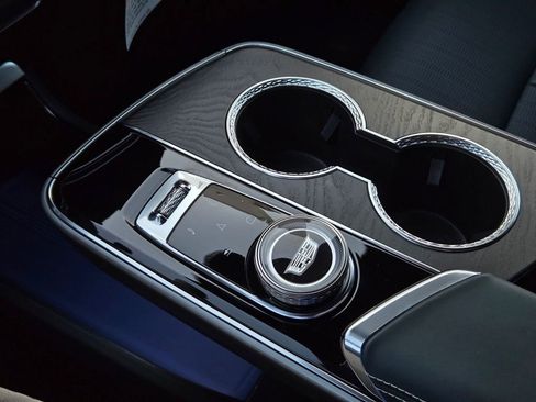 Certified 2025 Cadillac Lyriq Luxury w/ Nappa Leather Package image 23