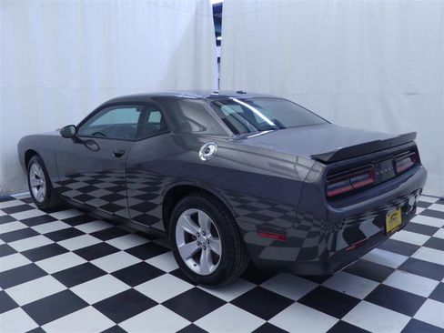 Used 2023 Dodge Challenger SXT image 5