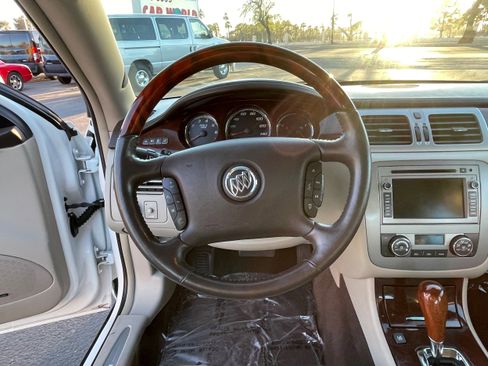 Used 2011 Buick Lucerne Super image 22