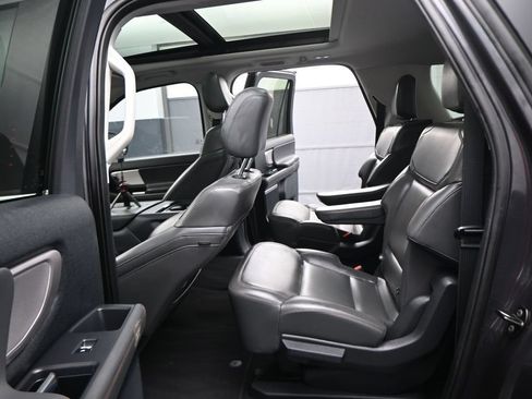 Used 2025 Ford Expedition Max Active RWD image 3