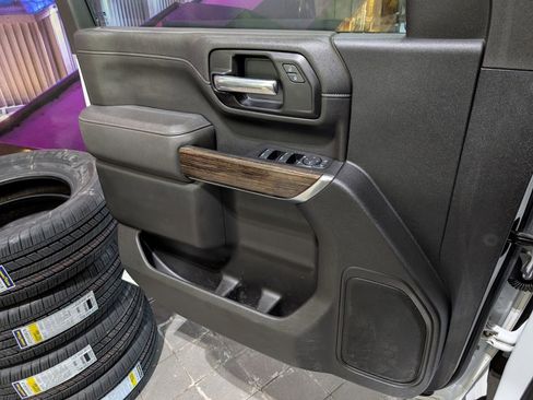 Used 2021 GMC Sierra 3500 SLE w/ SLE Value Package image 11