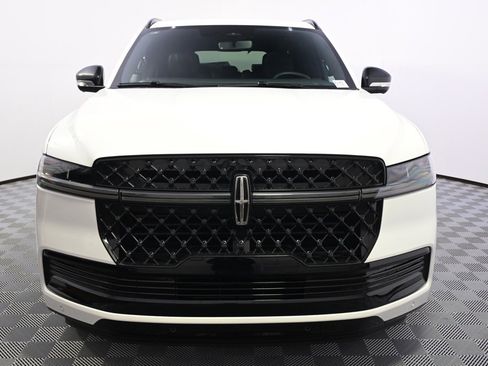 New 2025 Lincoln Navigator Reserve w/ Jet Appearance Package image 10