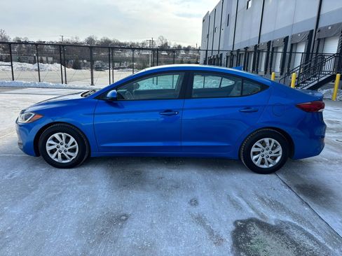 Used 2017 Hyundai Elantra SE FWD image 4