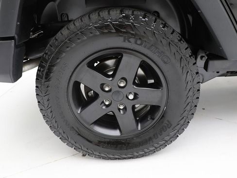 Used 2017 Jeep Wrangler Unlimited Sport image 9