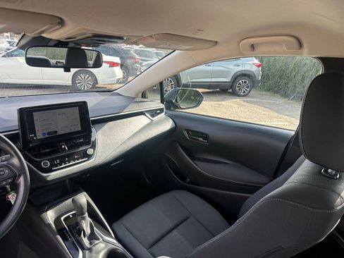 Used 2025 Toyota Corolla LE image 33