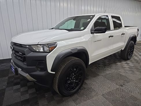 Used 2026 Chevrolet Colorado Trail Boss AWD/4WD image 9