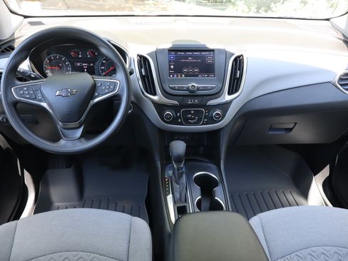 Used 2024 Chevrolet Equinox LS FWD image 18