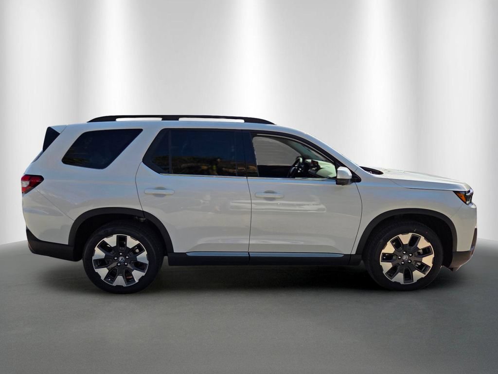 New 2026 Honda Pilot Touring image 7