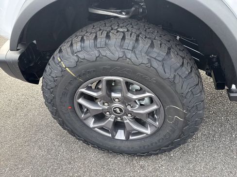 New 2025 Ford Bronco Badlands image 11