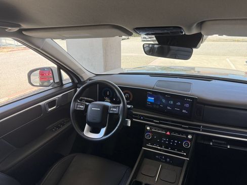 Used 2025 Hyundai Santa Fe SEL FWD image 32