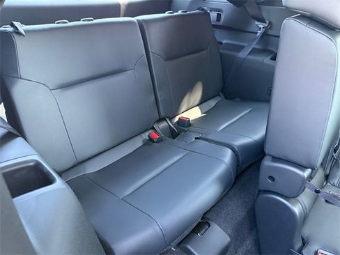 New 2025 Mitsubishi Outlander SE image 27