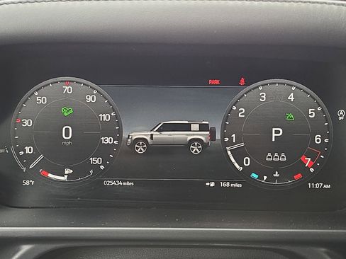 Used 2024 Land Rover Defender 110 SE image 18