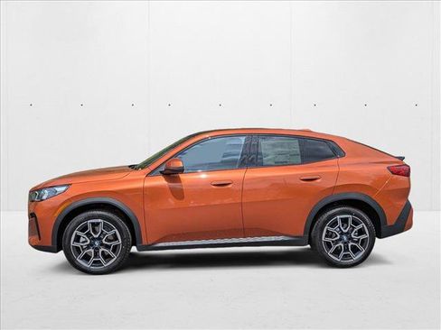 Used 2025 BMW X2 xDrive28i w/ Convenience Package image 9