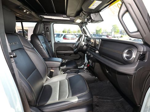 Used 2024 Jeep Wrangler Sahara w/ Technology Group image 21