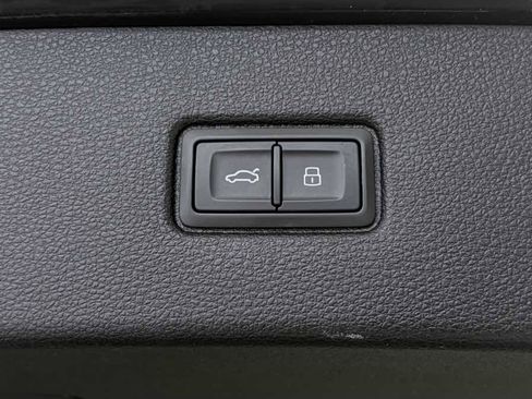 Used 2019 Audi Q7 3.0T Prestige w/ Prestige Package AWD/4WD image 36