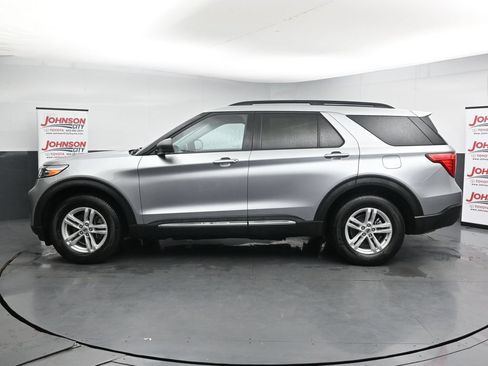 Used 2024 Ford Explorer XLT w/ Equipment Group 202A AWD/4WD image 5