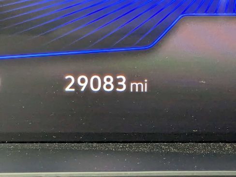 Used 2024 Volkswagen Taos SE image 30