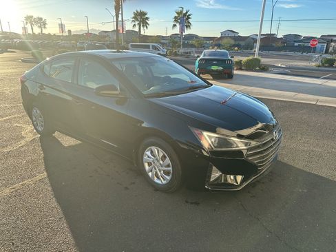 Used 2019 Hyundai Elantra SE image 5