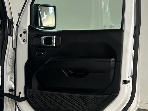 Used 2021 Jeep Wrangler Unlimited Sahara AWD/4WD image 47