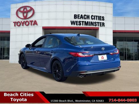 Used 2025 Toyota Camry SE FWD image 8