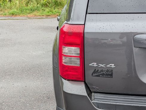 Used 2014 Jeep Patriot Latitude AWD/4WD image 17