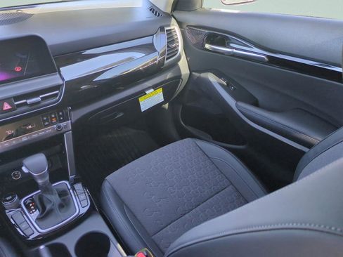 New 2026 Kia Seltos S image 16