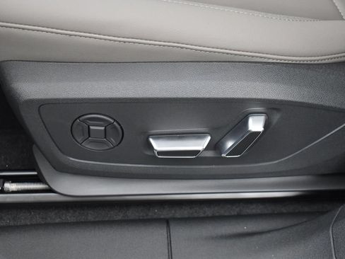 New 2026 Audi Q3 quattro 2.0T AWD/4WD image 9