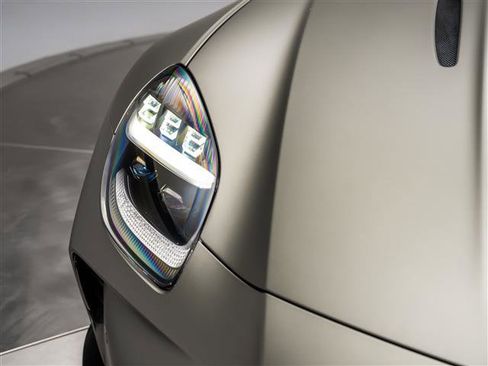 Used 2025 Aston Martin V8 Vantage Coupe image 21