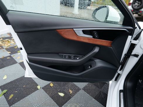 Used 2022 Audi A4 2.0T Premium image 12