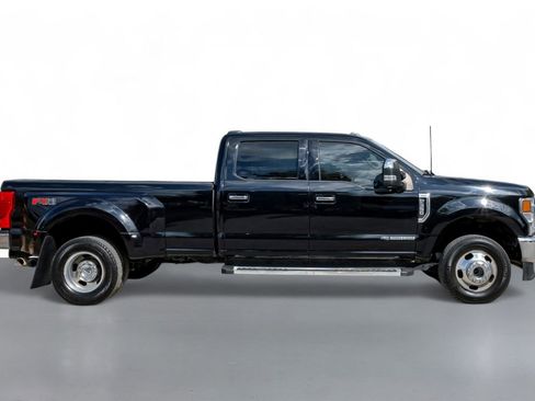 Used 2022 Ford F350 XLT w/ XLT Premium Package image 5
