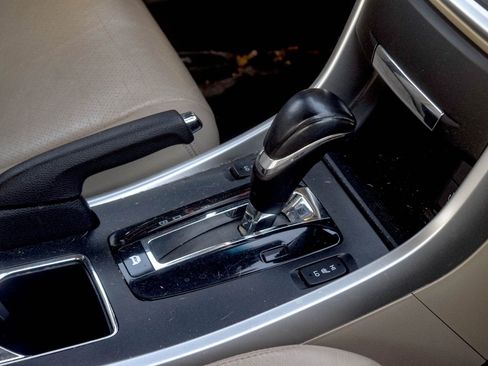 Used 2015 Honda Accord EX-L image 5