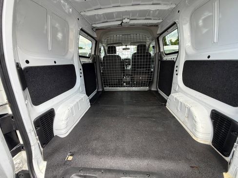 Used 2016 Chevrolet City Express LT image 10