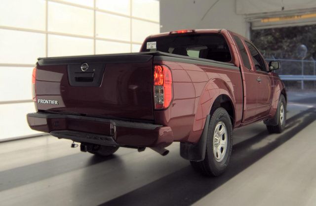 Used 2020 Nissan Frontier S RWD image 4