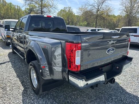 Used 2017 Ford F350 Lariat w/ Chrome Package image 5