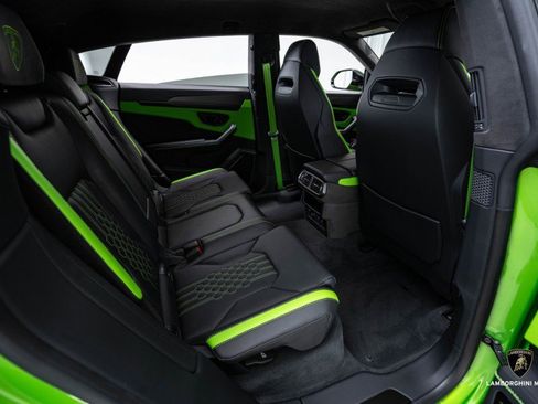 Used 2025 Lamborghini Urus SE image 58