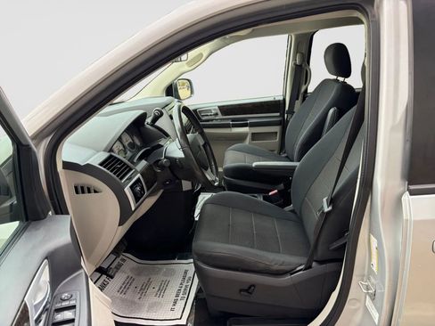 Used 2009 Dodge Grand Caravan SXT FWD image 12