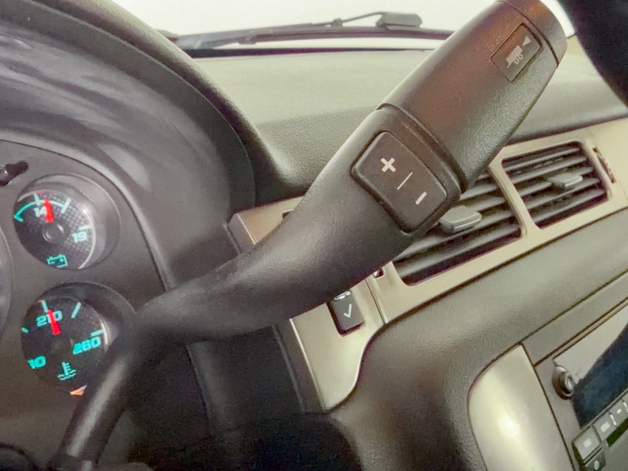 Used 2011 Chevrolet Avalanche LT w/ Luxury Package RWD image 21
