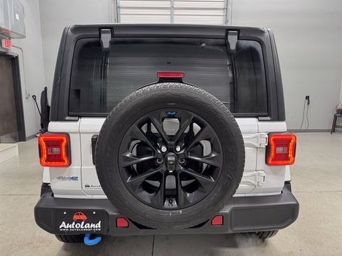 Used 2022 Jeep Wrangler Unlimited Sahara w/ Cold Weather Group image 6