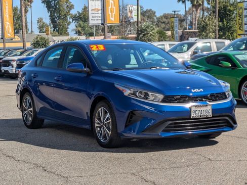 Used 2023 Kia Forte LXS image 3