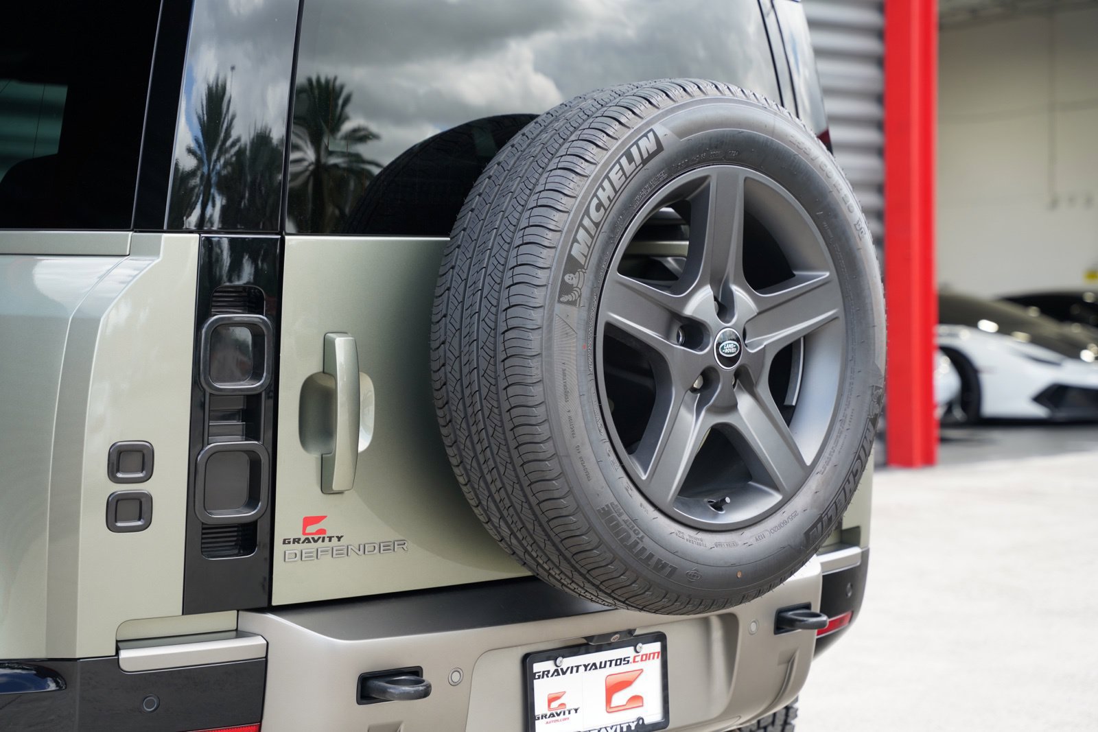 Used 2024 Land Rover Defender 90 X-Dynamic SE AWD/4WD image 15