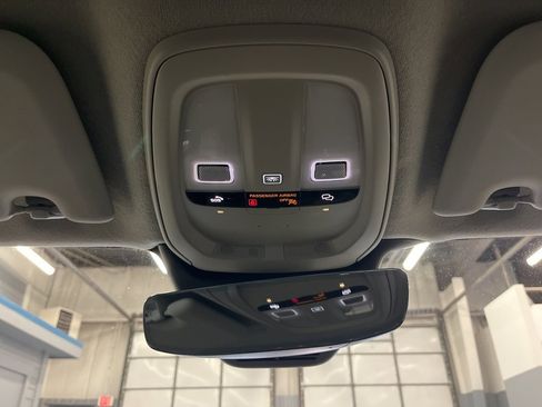 Used 2023 Volvo XC40 B5 Core w/ Protection Package Premier image 25