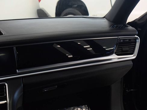 Used 2018 Porsche Panamera 4 AWD/4WD image 55