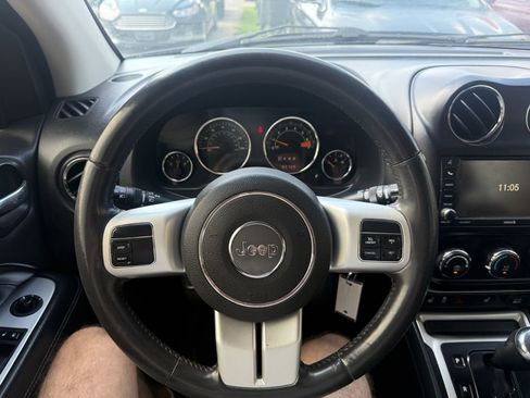 Used 2015 Jeep Compass High Altitude image 9