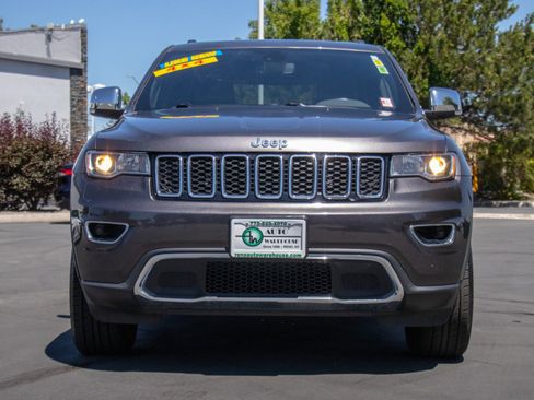 Used 2021 Jeep Grand Cherokee Limited w/ Luxury Group II image 2