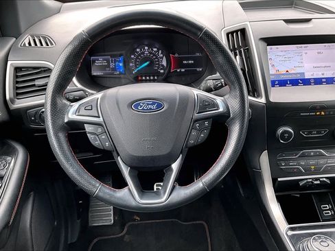 Used 2020 Ford Edge ST-Line w/ Cold Weather Package image 5