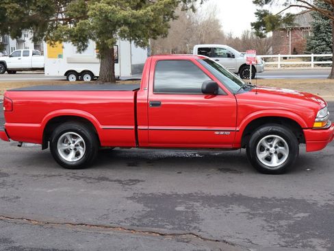 Used 2000 Chevrolet S10 Pickup LS w/ Preferred Equipment Group image 3