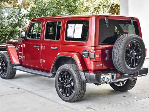 Used 2021 Jeep Wrangler Unlimited Sahara w/ Cold Weather Group image 4