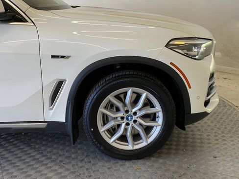 Certified 2022 BMW X5 xDrive45e image 10